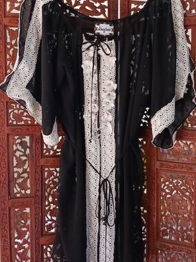 Meghan Los Angeles Size 6 Embroidered Black Boho Maxi Dress with White Lace Trim